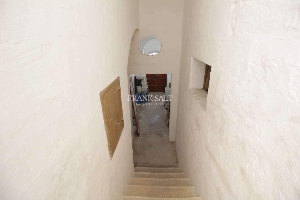 Mosta, 3 Bedrooms Bedrooms, ,1 BathroomBathrooms,For Sale,FRSA-427444