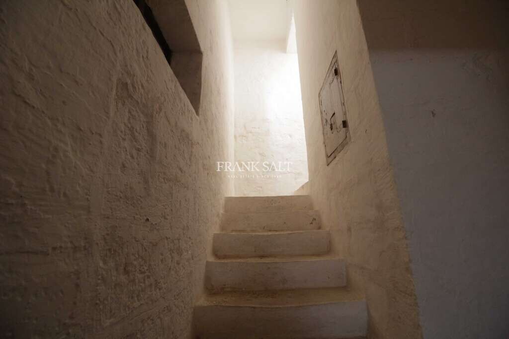 Mosta, 3 Bedrooms Bedrooms, ,1 BathroomBathrooms,For Sale,FRSA-427444