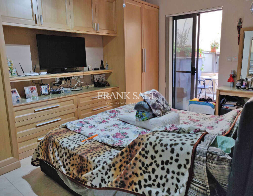 Zurrieq, 2 Bedrooms Bedrooms, ,1 BathroomBathrooms,For Sale,FRSA-420931