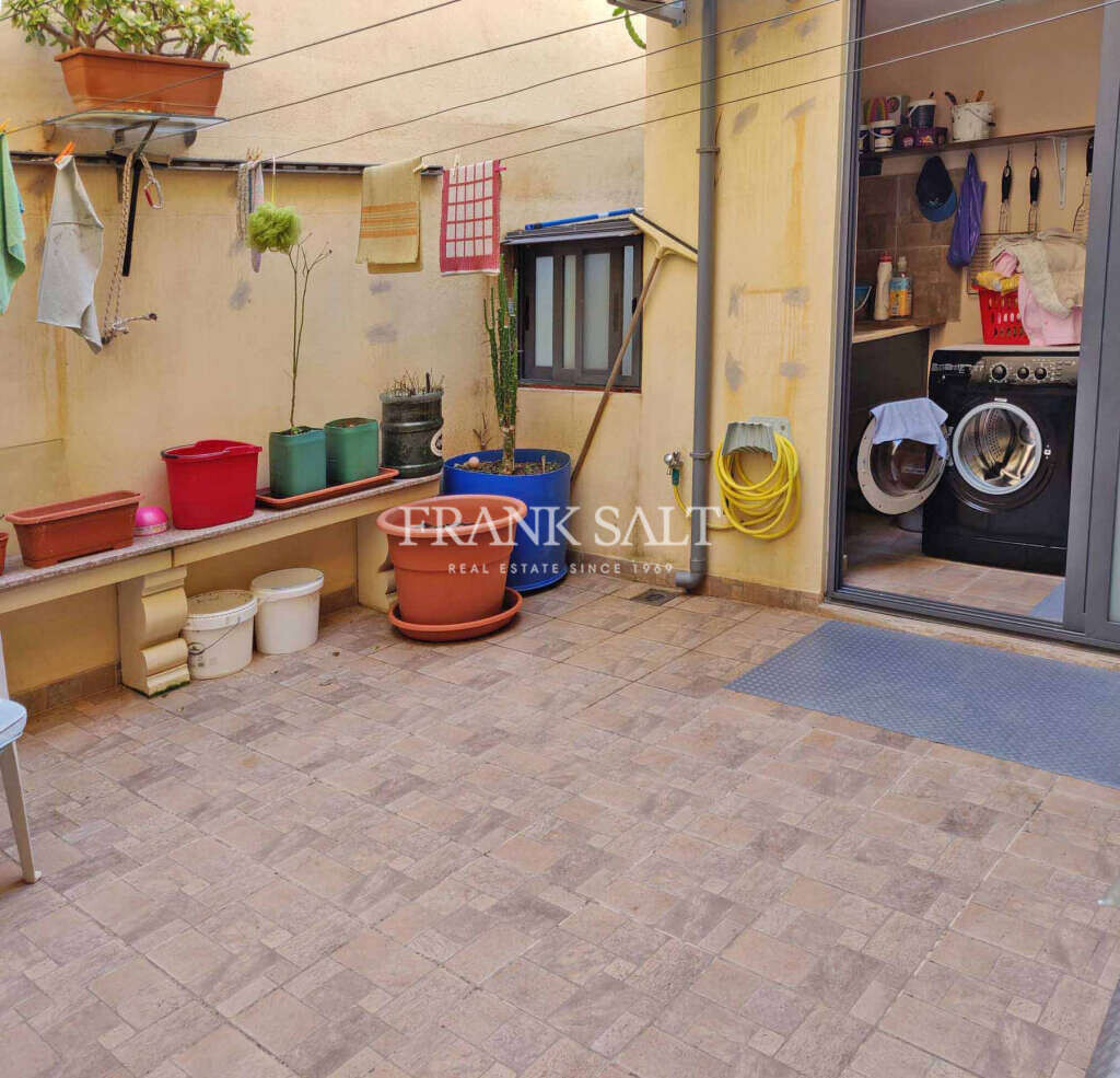 Zurrieq, 2 Bedrooms Bedrooms, ,1 BathroomBathrooms,For Sale,FRSA-420931