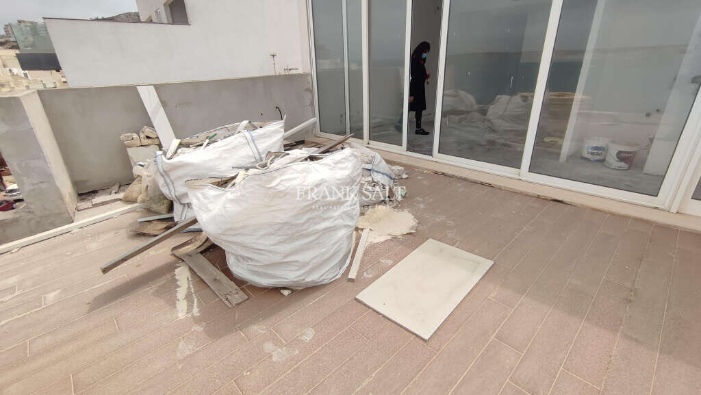 Mellieha, 2 Bedrooms Bedrooms, ,1 BathroomBathrooms,For Sale,FRSA-619177