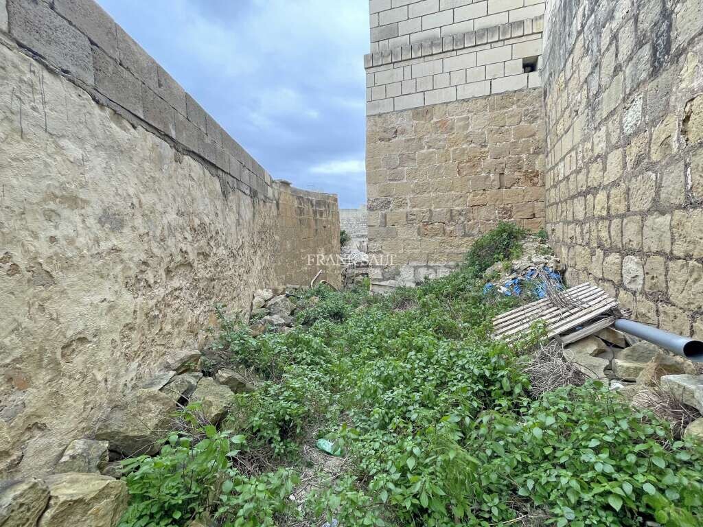 Zabbar, 3 Bedrooms Bedrooms, ,For Sale,FRSA-426045