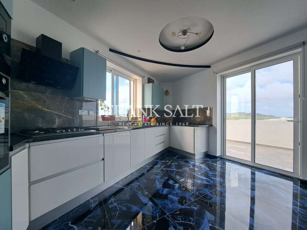 Qawra, 1 Bedroom Bedrooms, ,1 BathroomBathrooms,For Sale,FRSA-715172