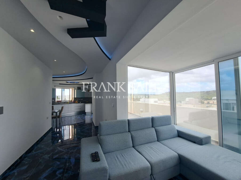 Qawra, 1 Bedroom Bedrooms, ,1 BathroomBathrooms,For Sale,FRSA-715172