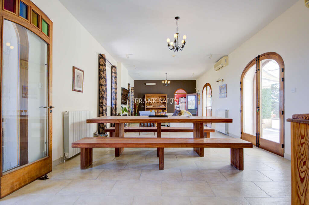 Siggiewi, 4 Bedrooms Bedrooms, ,6 BathroomsBathrooms,For Sale,FRSA-040594