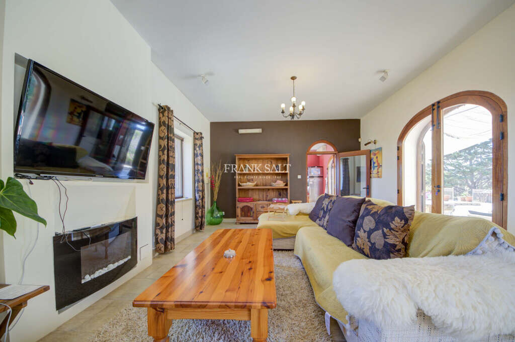 Siggiewi, 4 Bedrooms Bedrooms, ,6 BathroomsBathrooms,For Sale,FRSA-040594