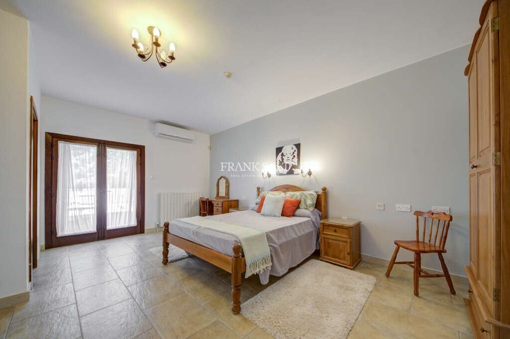 Siggiewi, 4 Bedrooms Bedrooms, ,6 BathroomsBathrooms,For Sale,FRSA-040594