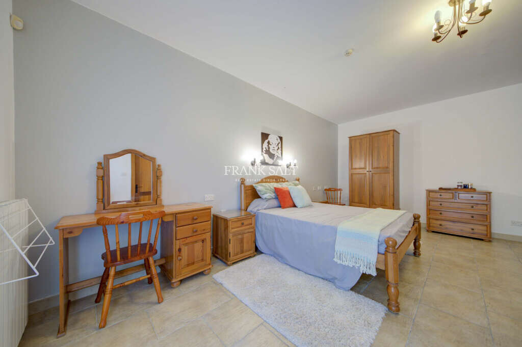 Siggiewi, 4 Bedrooms Bedrooms, ,6 BathroomsBathrooms,For Sale,FRSA-040594