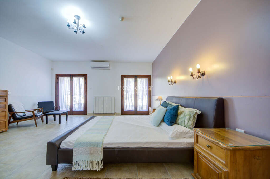 Siggiewi, 4 Bedrooms Bedrooms, ,6 BathroomsBathrooms,For Sale,FRSA-040594