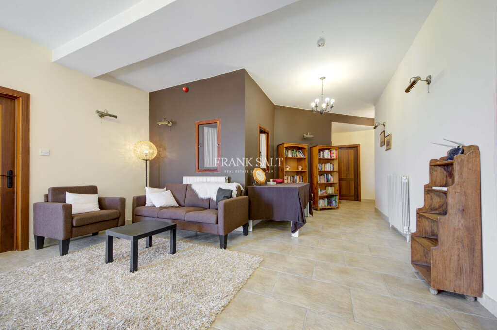 Siggiewi, 4 Bedrooms Bedrooms, ,6 BathroomsBathrooms,For Sale,FRSA-040594