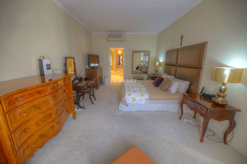 Iklin, 3 Bedrooms Bedrooms, ,3 BathroomsBathrooms,For Sale,FRSA-322995