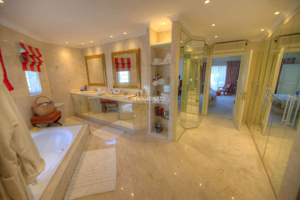 Iklin, 3 Bedrooms Bedrooms, ,3 BathroomsBathrooms,For Sale,FRSA-322995