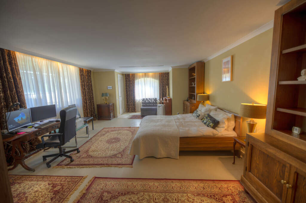 Iklin, 3 Bedrooms Bedrooms, ,3 BathroomsBathrooms,For Sale,FRSA-322995