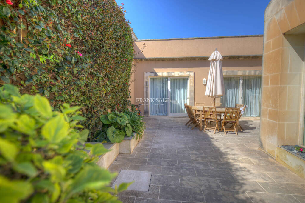 Iklin, 3 Bedrooms Bedrooms, ,3 BathroomsBathrooms,For Sale,FRSA-322995