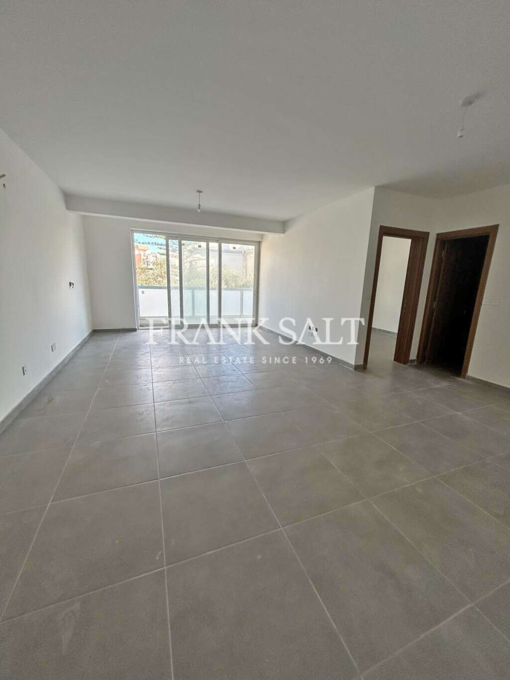 St Pauls Bay, 2 Bedrooms Bedrooms, ,2 BathroomsBathrooms,For Sale,FRSA-045435