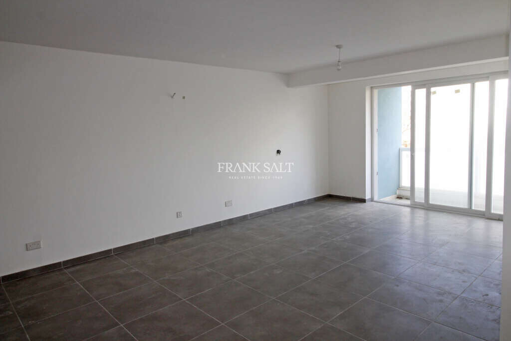 St Pauls Bay, 2 Bedrooms Bedrooms, ,2 BathroomsBathrooms,For Sale,FRSA-045435