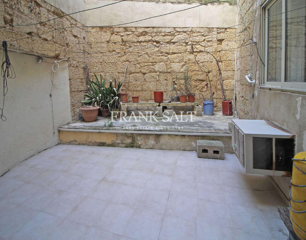 Qormi, 3 Bedrooms Bedrooms, ,For Sale,FRSA-427332