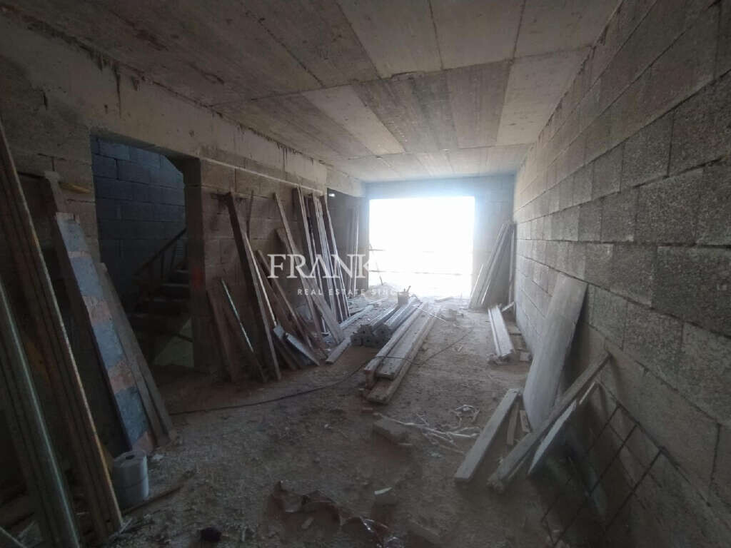 Zabbar, 3 Bedrooms Bedrooms, ,2 BathroomsBathrooms,For Sale,FRSA-427293