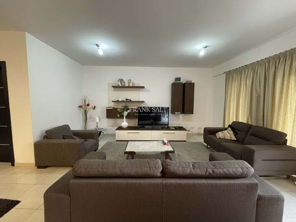 Pender Gardens, 3 Bedrooms Bedrooms, ,1 BathroomBathrooms,For Sale,FRSA-044218