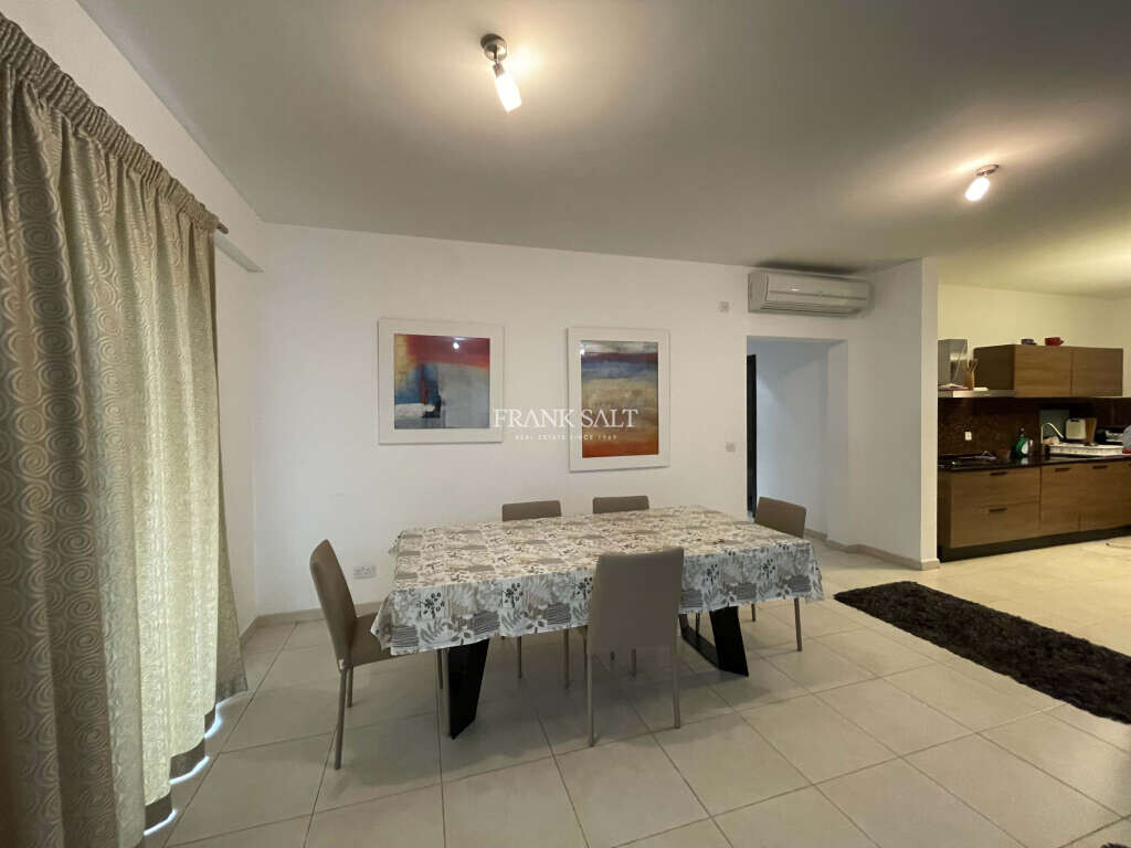 Pender Gardens, 3 Bedrooms Bedrooms, ,1 BathroomBathrooms,For Sale,FRSA-044218