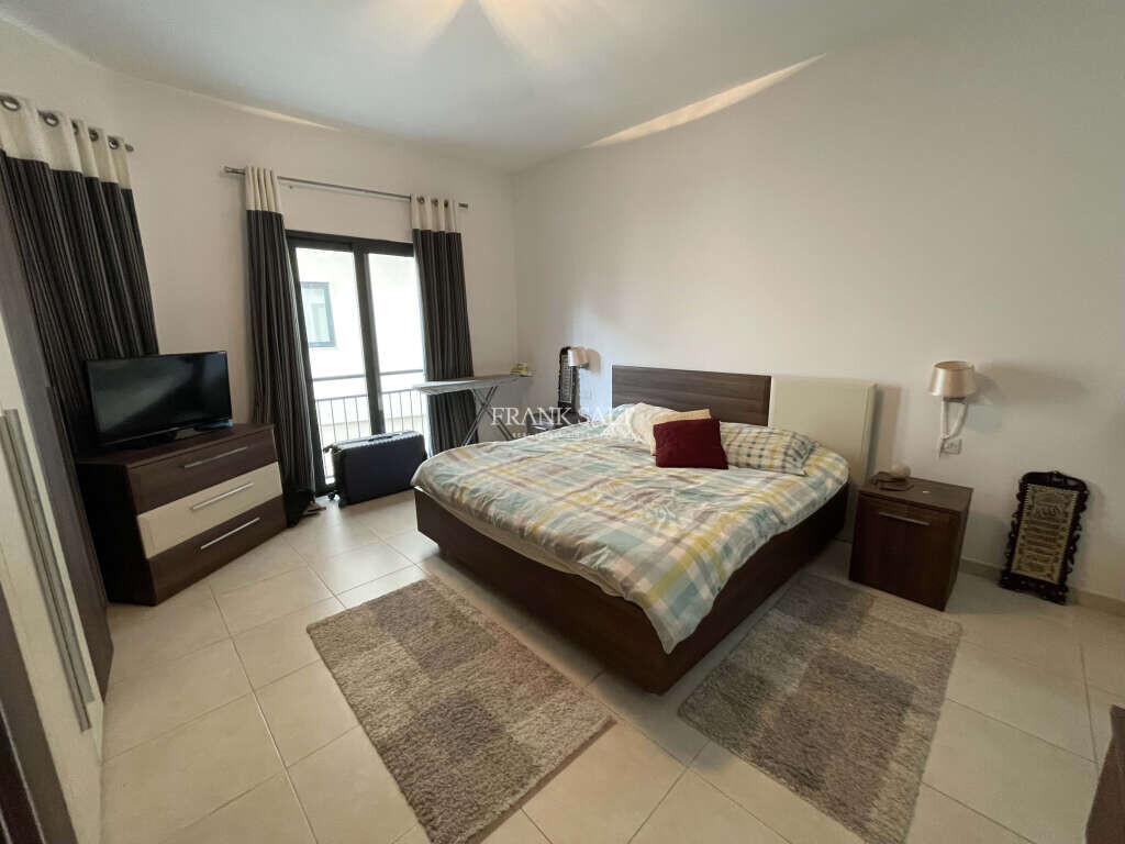 Pender Gardens, 3 Bedrooms Bedrooms, ,1 BathroomBathrooms,For Sale,FRSA-044218