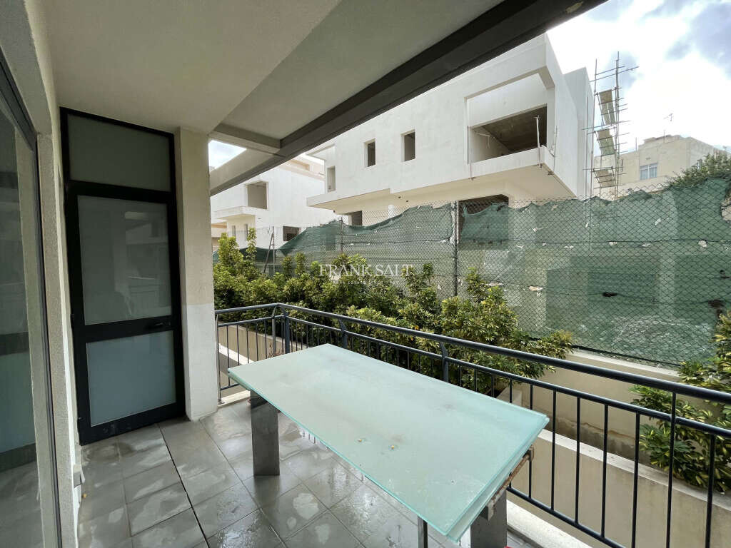 Pender Gardens, 3 Bedrooms Bedrooms, ,1 BathroomBathrooms,For Sale,FRSA-044218