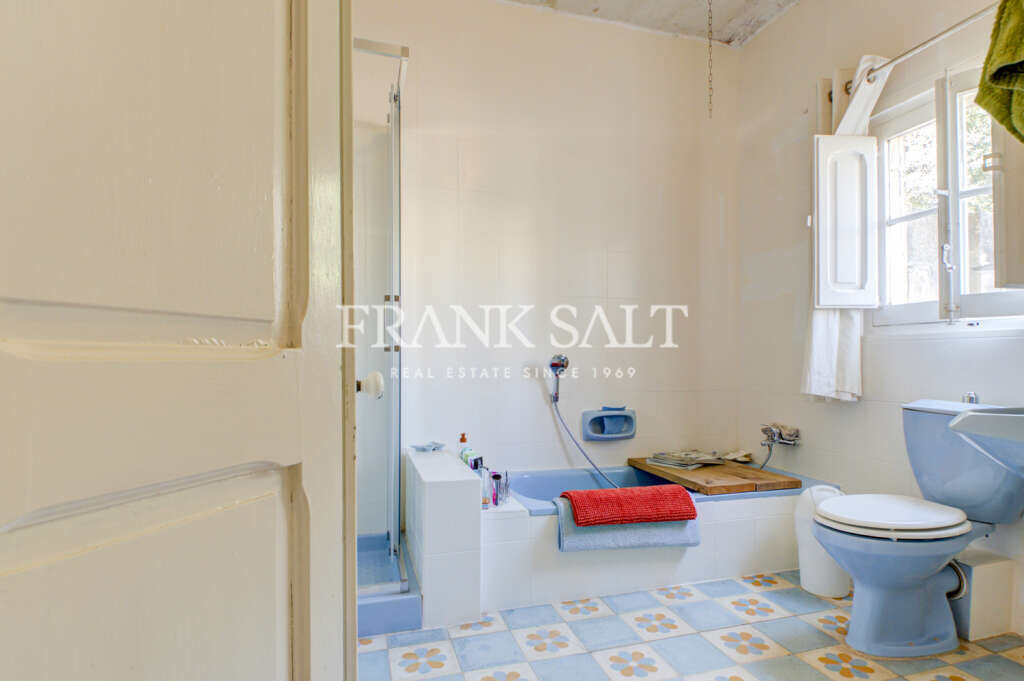 Marsa, 5 Bedrooms Bedrooms, ,1 BathroomBathrooms,For Sale,FRSA-215576