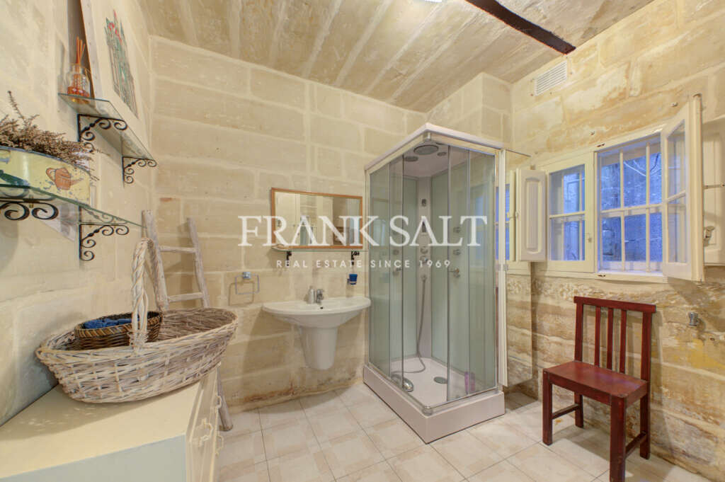 Marsa, 5 Bedrooms Bedrooms, ,1 BathroomBathrooms,For Sale,FRSA-215576