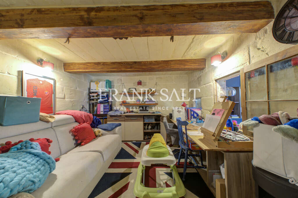 Marsa, 5 Bedrooms Bedrooms, ,1 BathroomBathrooms,For Sale,FRSA-215576