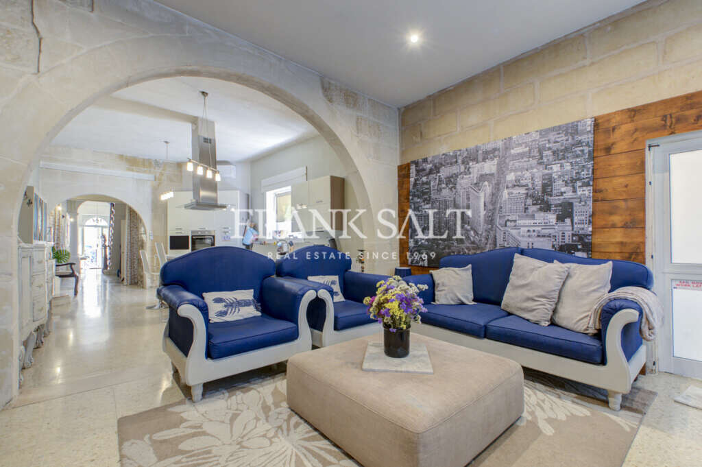 Marsa, 5 Bedrooms Bedrooms, ,1 BathroomBathrooms,For Sale,FRSA-215576