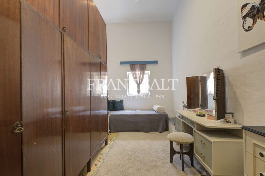 Marsa, 5 Bedrooms Bedrooms, ,1 BathroomBathrooms,For Sale,FRSA-215576