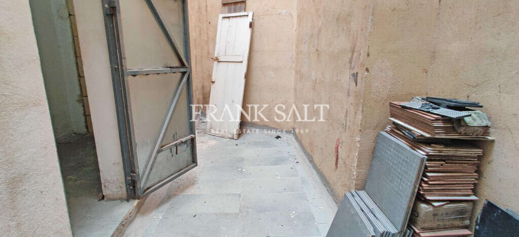 Paola, 5 Bedrooms Bedrooms, ,For Sale,FRSA-427220