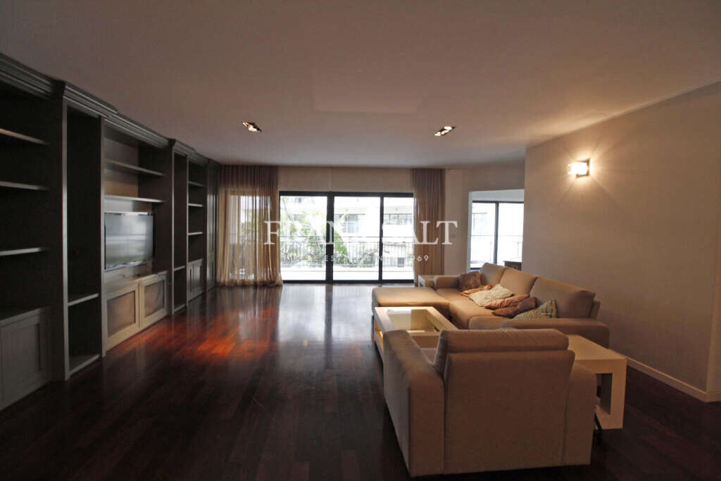 Pender Gardens, 3 Bedrooms Bedrooms, ,1 BathroomBathrooms,For Sale,FRSA-045084