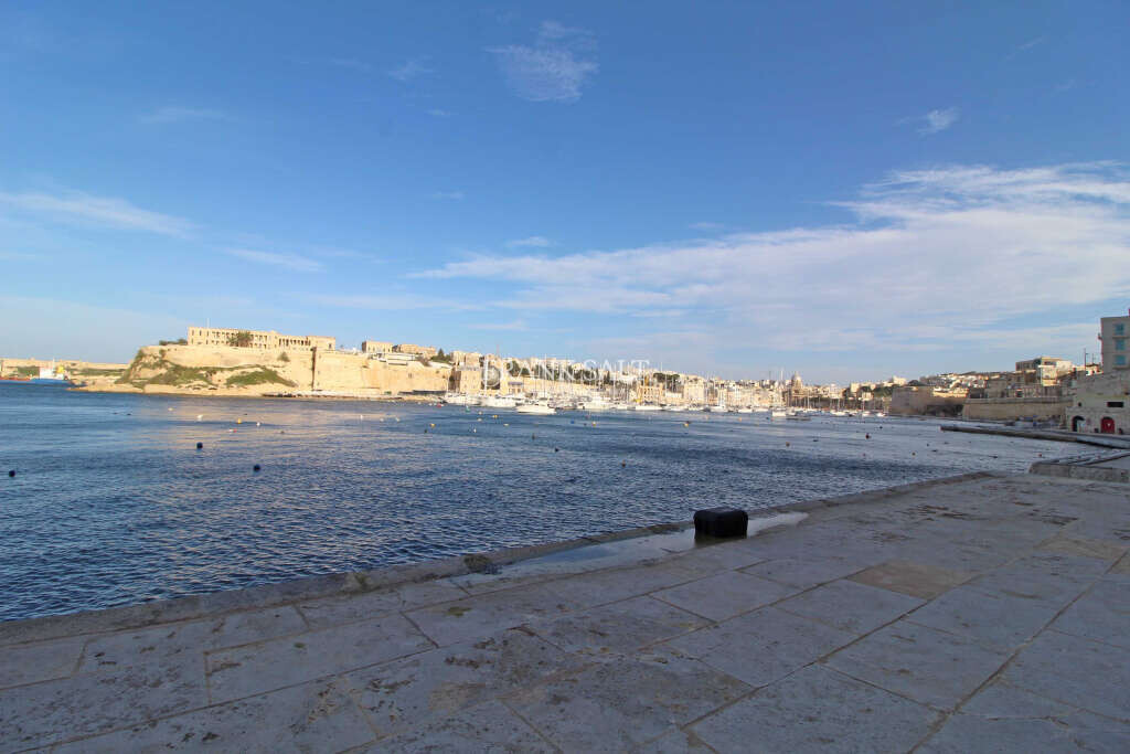 St. Angelo Mansions, 3 Bedrooms Bedrooms, ,2 BathroomsBathrooms,For Sale,FRSA-752785