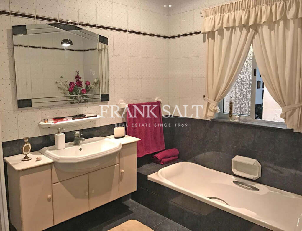 Luqa, 4 Bedrooms Bedrooms, ,2 BathroomsBathrooms,For Sale,FRSA-752784