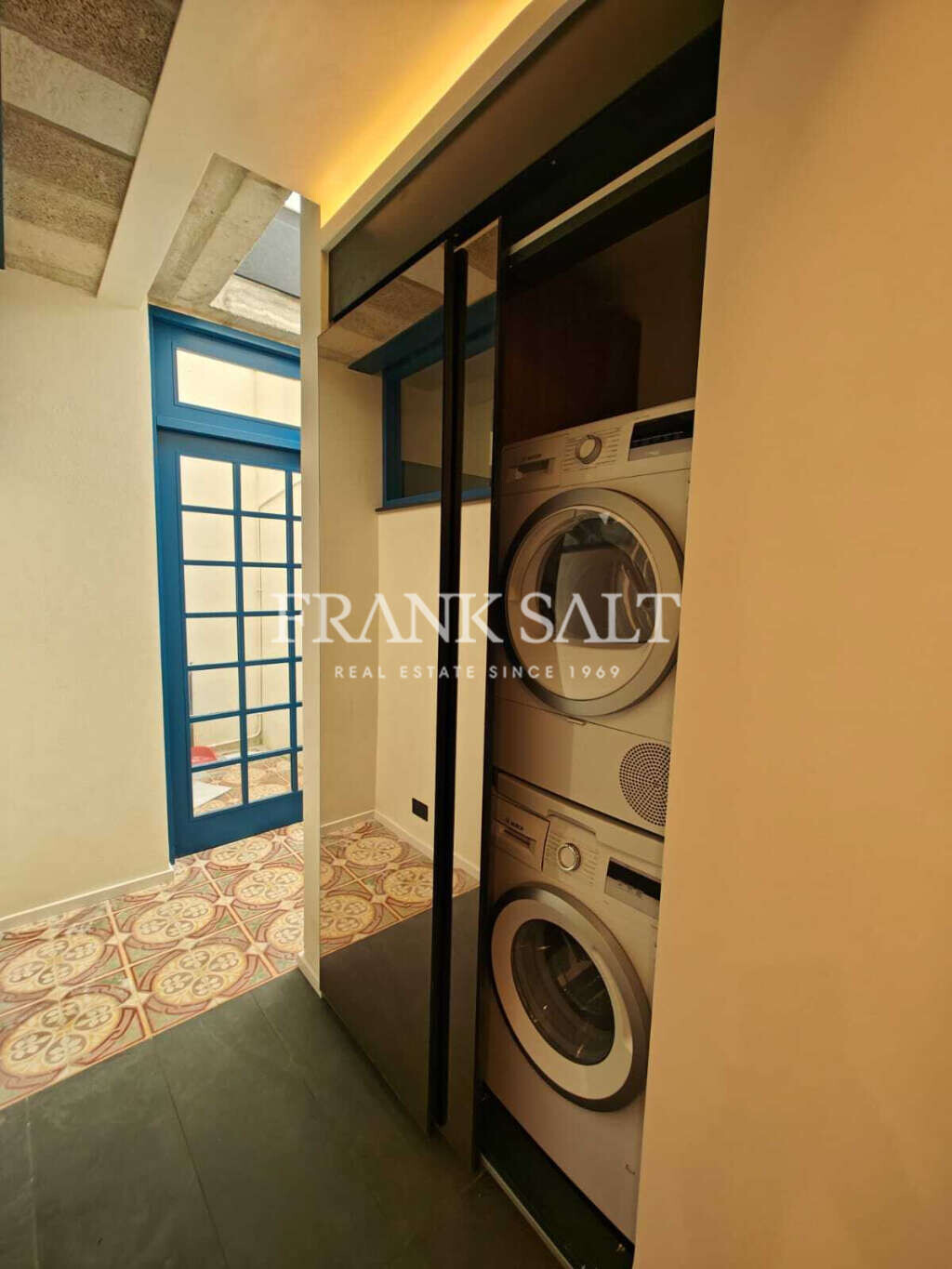 Sliema, 2 Bedrooms Bedrooms, ,For Sale,FRSA-322815