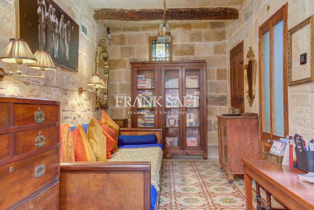 Cospicua, 5 Bedrooms Bedrooms, ,For Sale,FRSA-752759