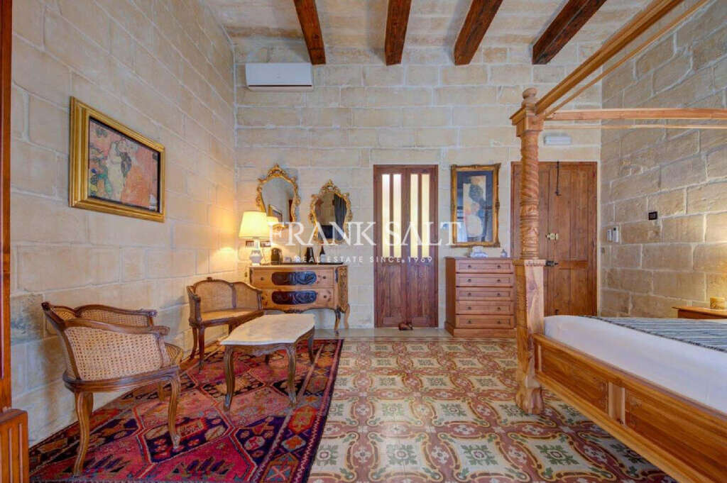 Cospicua, 5 Bedrooms Bedrooms, ,For Sale,FRSA-752759