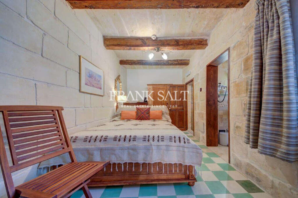 Cospicua, 5 Bedrooms Bedrooms, ,For Sale,FRSA-752759