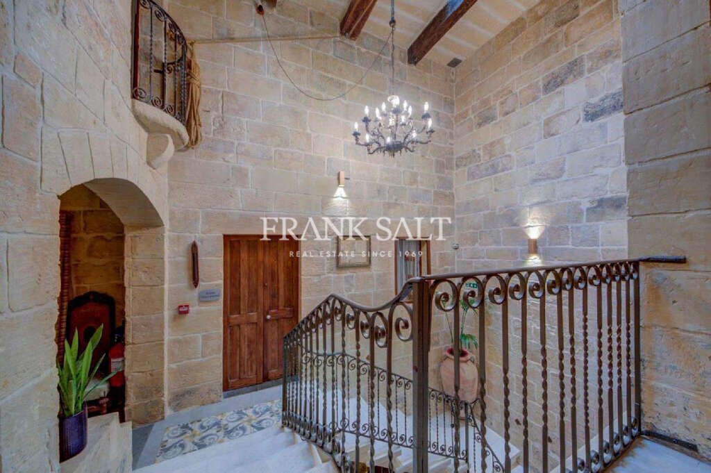 Cospicua, 5 Bedrooms Bedrooms, ,For Sale,FRSA-752759