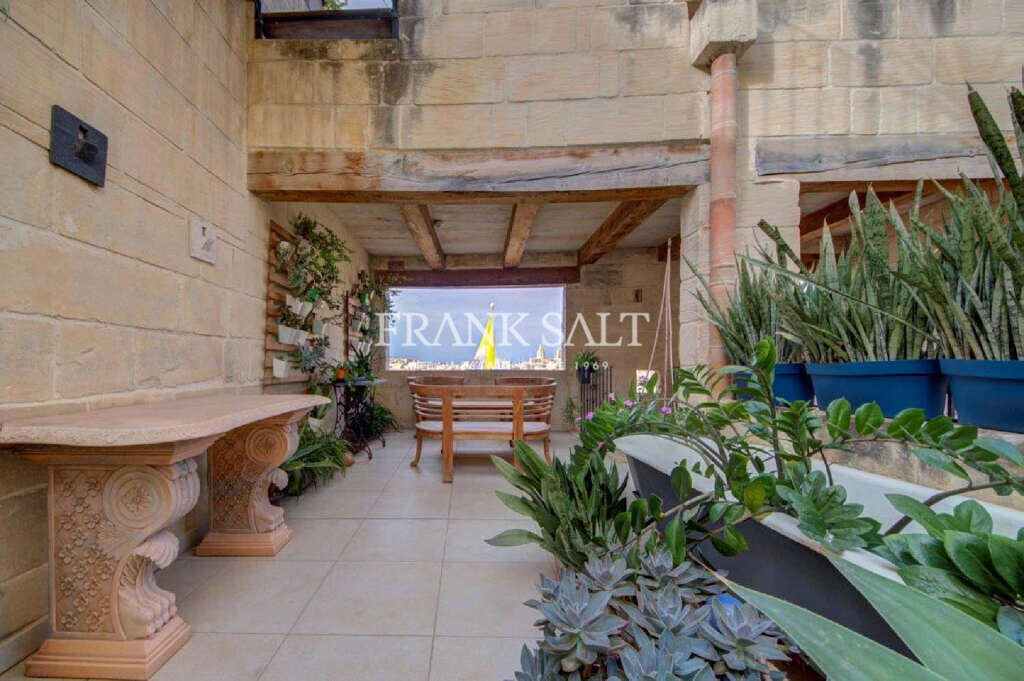 Cospicua, 5 Bedrooms Bedrooms, ,For Sale,FRSA-752759
