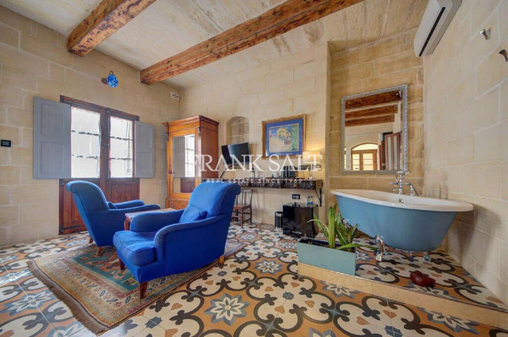 Cospicua, 5 Bedrooms Bedrooms, ,For Sale,FRSA-752759