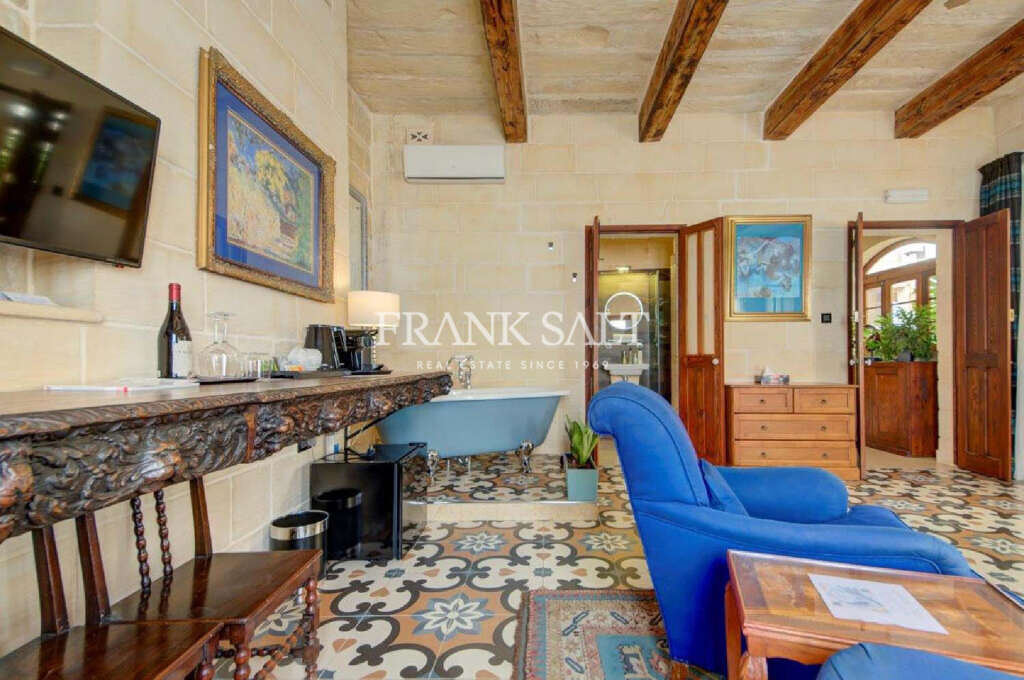 Cospicua, 5 Bedrooms Bedrooms, ,For Sale,FRSA-752759