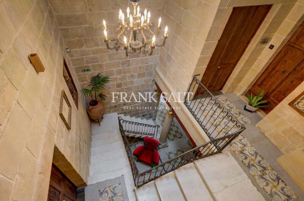 Cospicua, 5 Bedrooms Bedrooms, ,For Sale,FRSA-752759