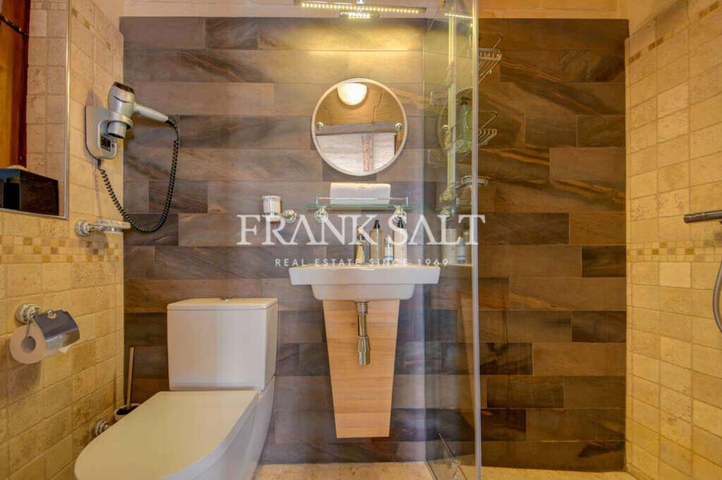 Cospicua, 5 Bedrooms Bedrooms, ,5 BathroomsBathrooms,For Sale,FRSA-752758