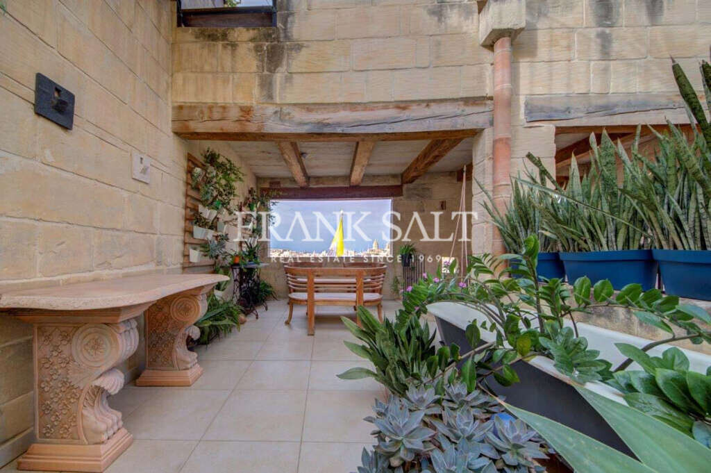 Cospicua, 5 Bedrooms Bedrooms, ,5 BathroomsBathrooms,For Sale,FRSA-752758