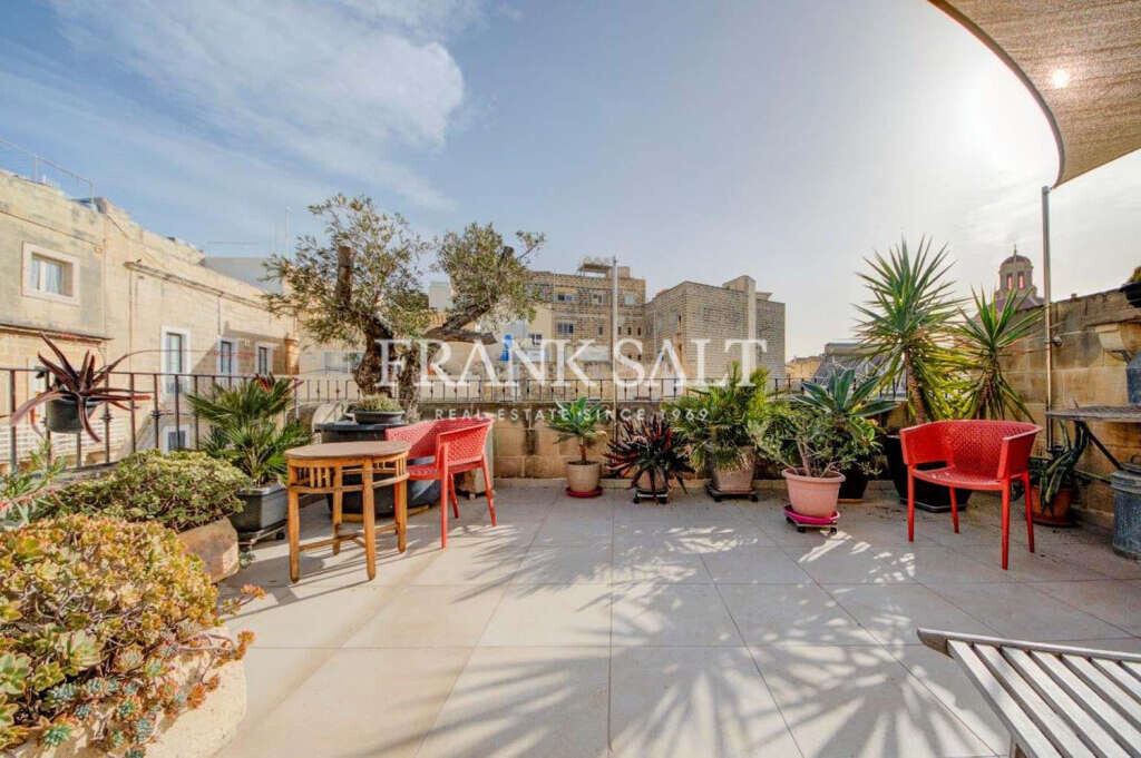 Cospicua, 5 Bedrooms Bedrooms, ,5 BathroomsBathrooms,For Sale,FRSA-752758