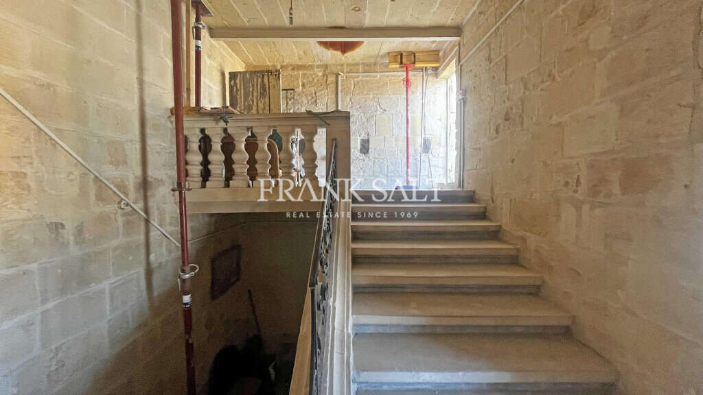 Cospicua, 4 Bedrooms Bedrooms, ,For Sale,FRSA-426961