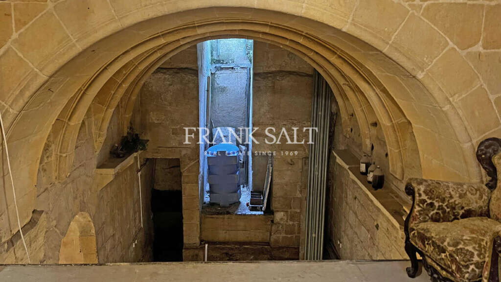 Cospicua, 4 Bedrooms Bedrooms, ,For Sale,FRSA-426961