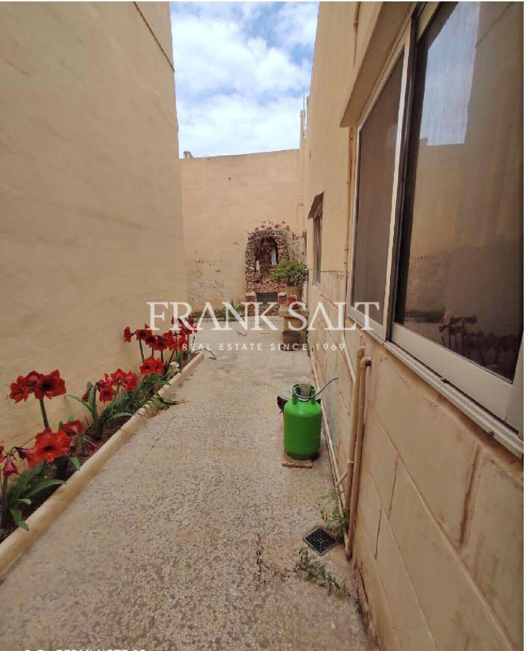 Qormi, 5 Bedrooms Bedrooms, ,2 BathroomsBathrooms,For Sale,FRSA-818132